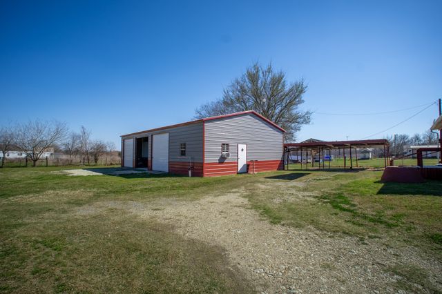 108 S Avenue C, Wortham, TX 76693