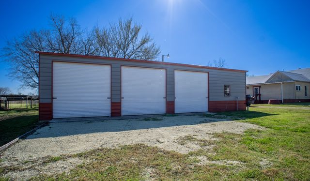 108 S Avenue C, Wortham, TX 76693