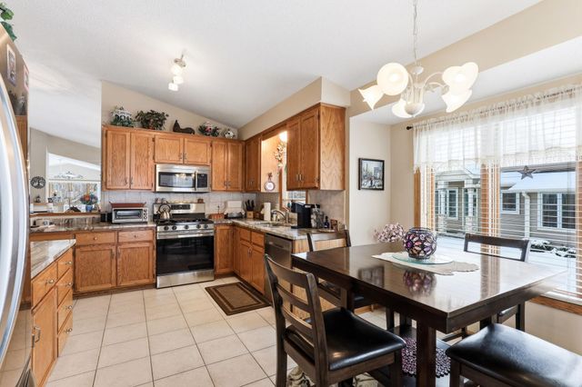 8813 Stonebrooke Court, Woodbury, MN 55125
