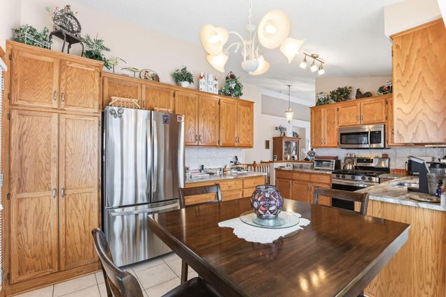 8813 Stonebrooke Court, Woodbury, MN 55125