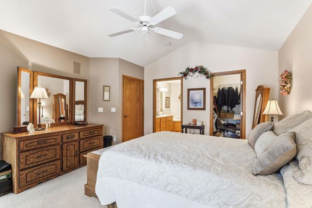 8813 Stonebrooke Court, Woodbury, MN 55125