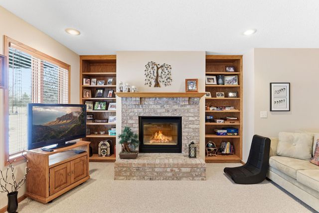 8813 Stonebrooke Court, Woodbury, MN 55125