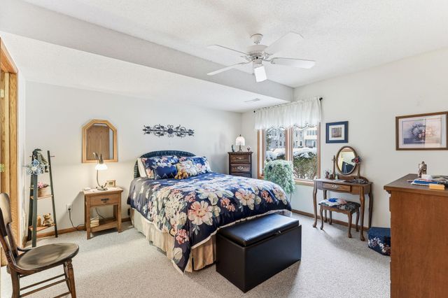 8813 Stonebrooke Court, Woodbury, MN 55125