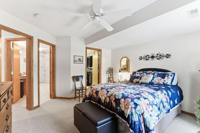 8813 Stonebrooke Court, Woodbury, MN 55125