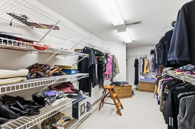 8813 Stonebrooke Court, Woodbury, MN 55125