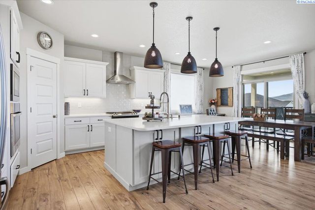 6557 Argos St., West Richland, WA 99353