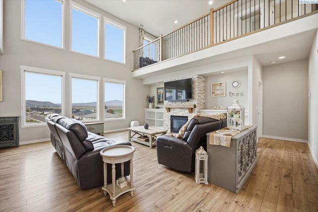 6557 Argos St., West Richland, WA 99353