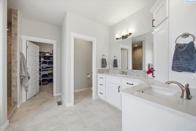 6557 Argos St., West Richland, WA 99353