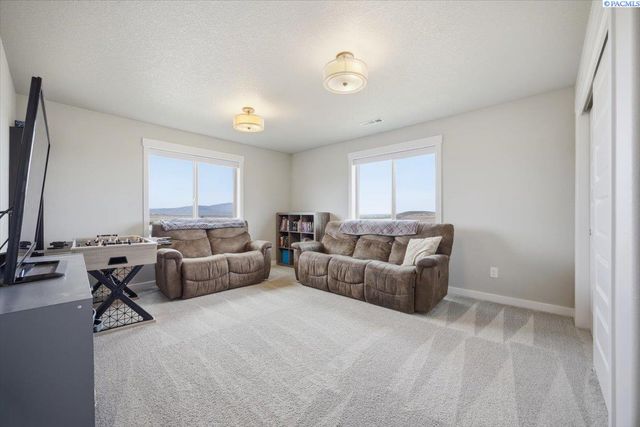 6557 Argos St., West Richland, WA 99353