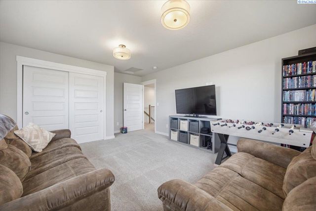 6557 Argos St., West Richland, WA 99353