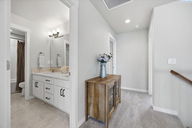 6557 Argos St., West Richland, WA 99353