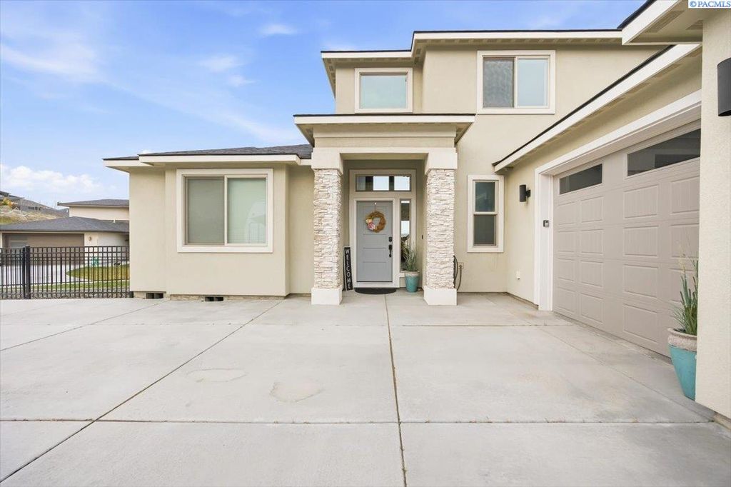 6557 Argos St., West Richland, WA 99353