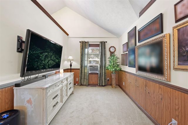 2 E Ash Street, Three Oaks, MI 49128