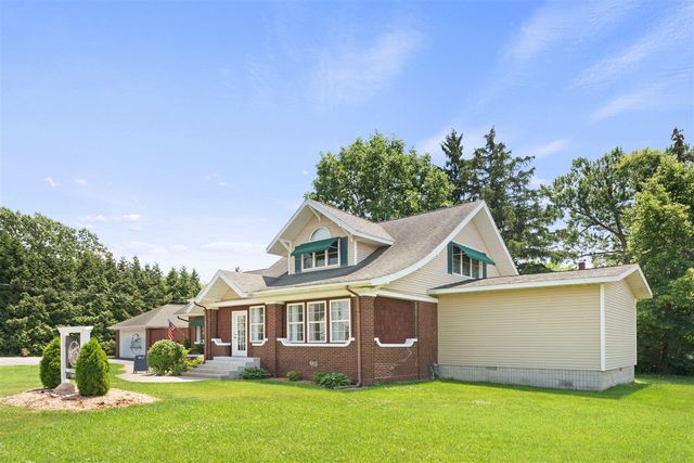 2 E Ash Street, Three Oaks, MI 49128