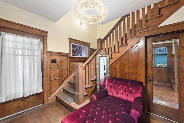 2 E Ash Street, Three Oaks, MI 49128