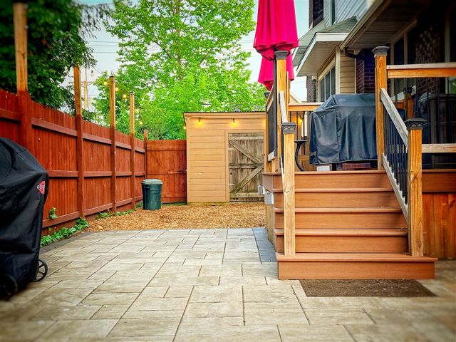 2 E Ash Street, Three Oaks, MI 49128