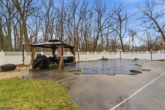 2 Pioneer Dr, Howell Twp., NJ 07731