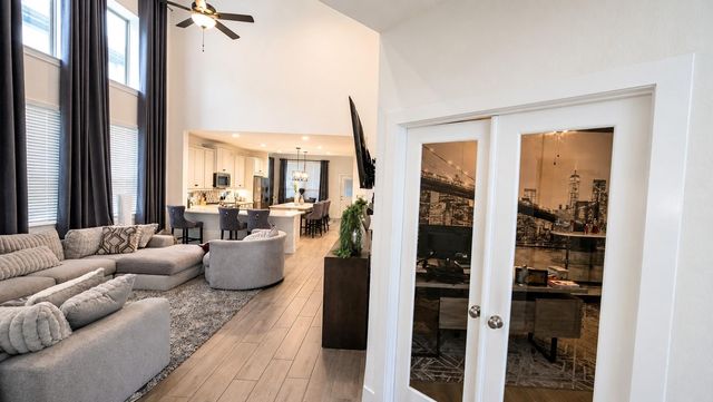 937 Newport Creek Drive, Katy, TX 77493