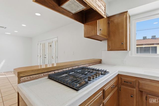 4208 Starling Drive, Bakersfield, CA 93309