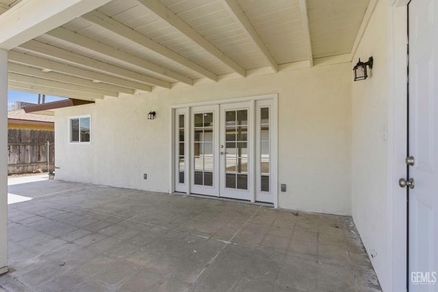 4208 Starling Drive, Bakersfield, CA 93309