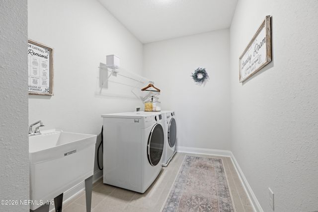 275 RANCH LAND Circle, St. Johns, FL 32259