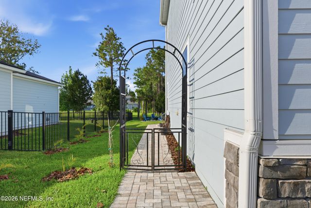 275 RANCH LAND Circle, St. Johns, FL 32259
