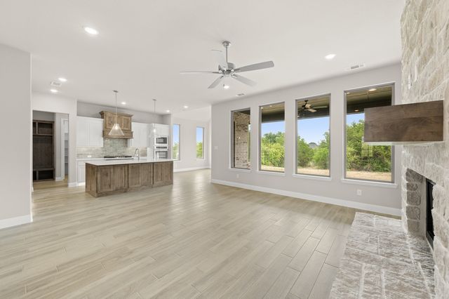 127 Oak Meadow Lane, Weatherford, TX 76085