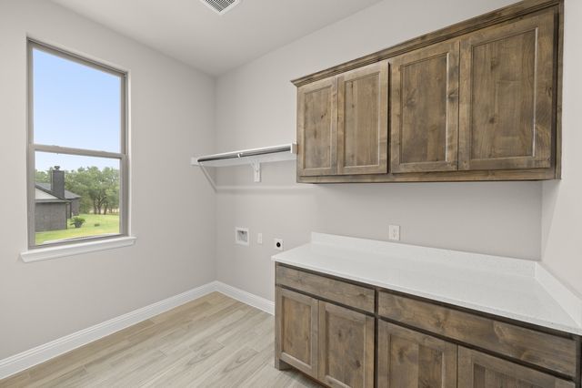 127 Oak Meadow Lane, Weatherford, TX 76085