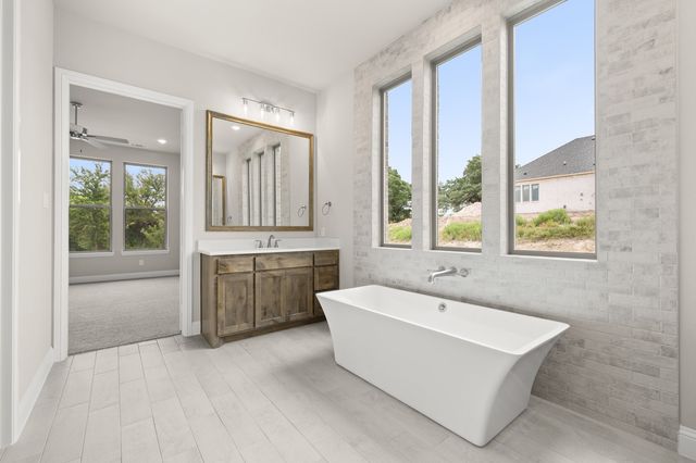 127 Oak Meadow Lane, Weatherford, TX 76085