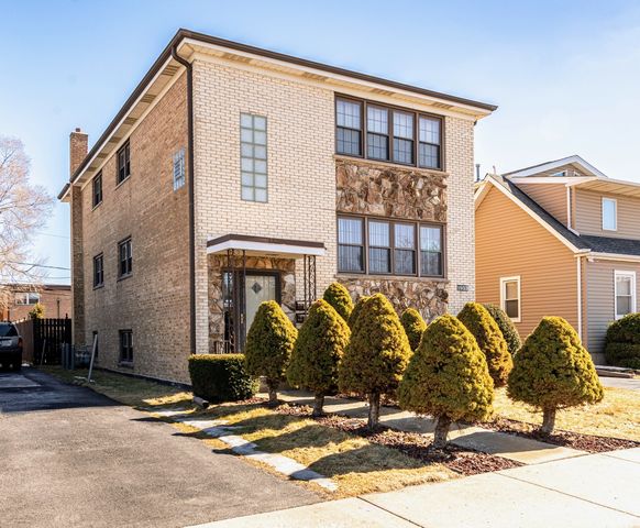 1933 N 18th Avenue, Melrose Park, IL 60160