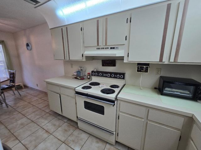 13383 Pineapple Palm Court, Delray Beach, FL 33484