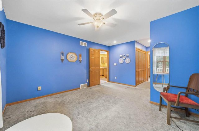 1542 N Lakeview AVENUE, Port Washington, WI 53074