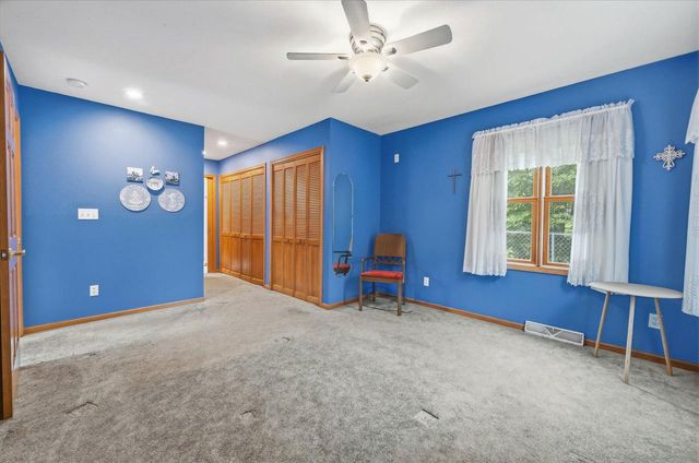 1542 N Lakeview AVENUE, Port Washington, WI 53074