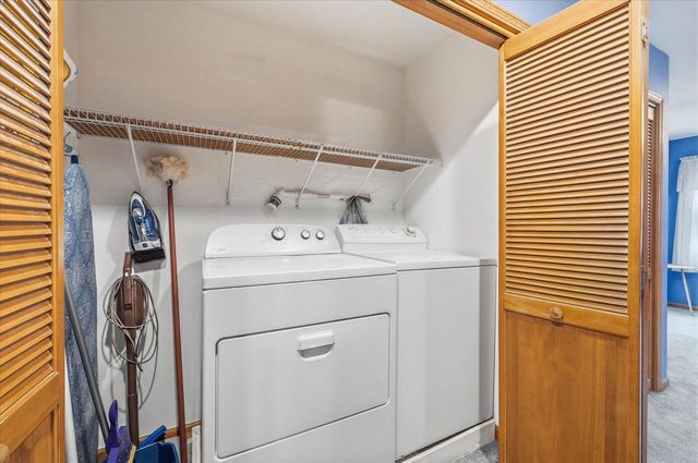 1542 N Lakeview AVENUE, Port Washington, WI 53074