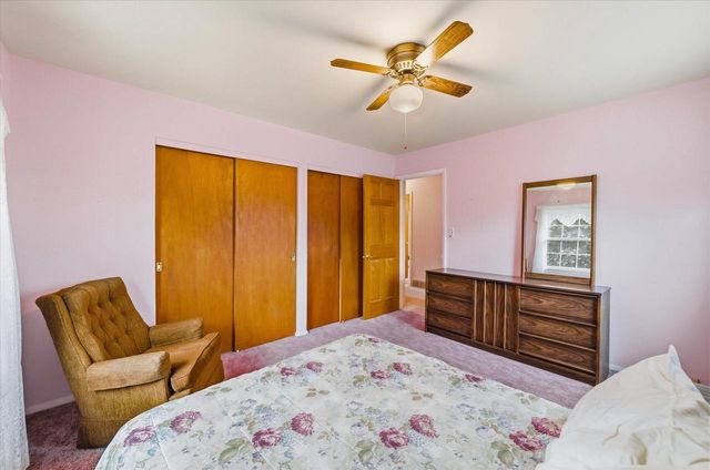 1542 N Lakeview AVENUE, Port Washington, WI 53074