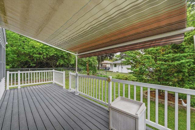 1542 N Lakeview AVENUE, Port Washington, WI 53074