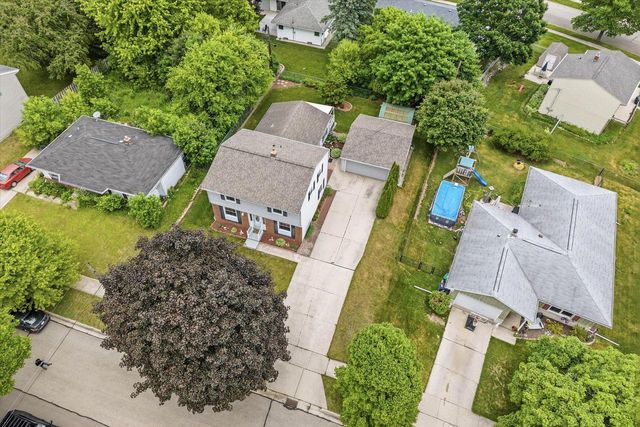 1542 N Lakeview AVENUE, Port Washington, WI 53074
