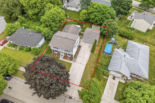 1542 N Lakeview AVENUE, Port Washington, WI 53074