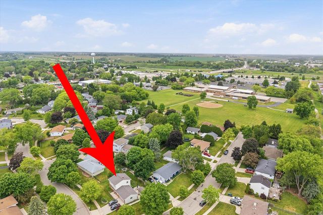 1542 N Lakeview AVENUE, Port Washington, WI 53074