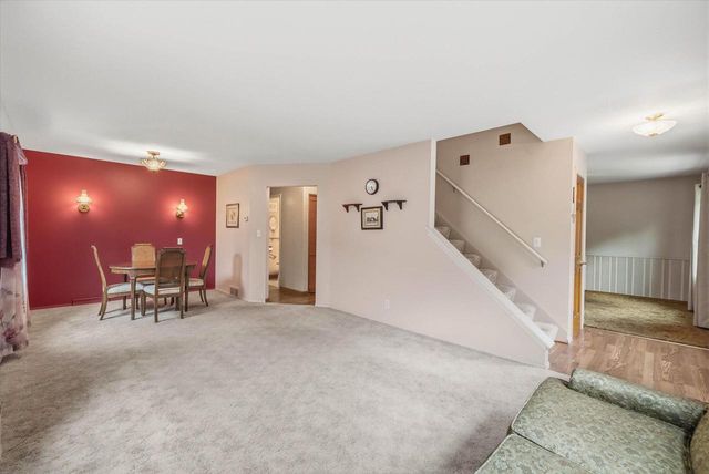 1542 N Lakeview AVENUE, Port Washington, WI 53074