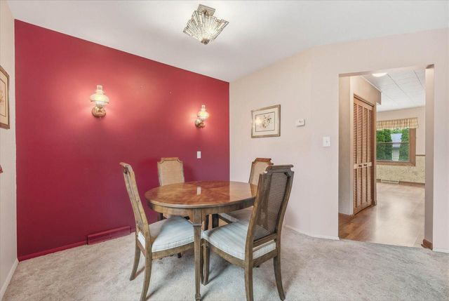 1542 N Lakeview AVENUE, Port Washington, WI 53074