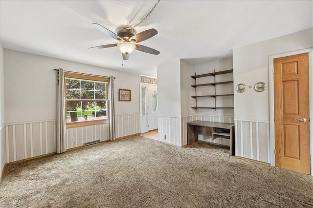 1542 N Lakeview AVENUE, Port Washington, WI 53074