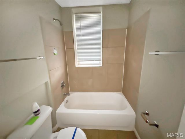 6220 Vermont Avenue, St Louis, MO 63111