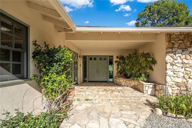 4 Deerhill, Rolling Hills Estates, CA 90274