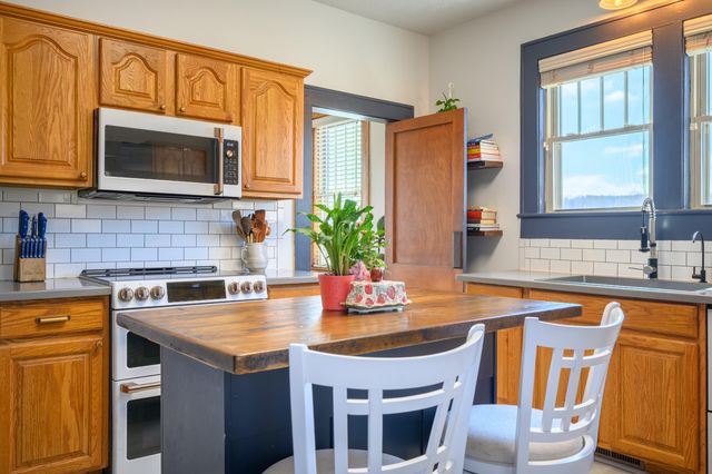 132 Christiansburg NE, Floyd, VA 24091