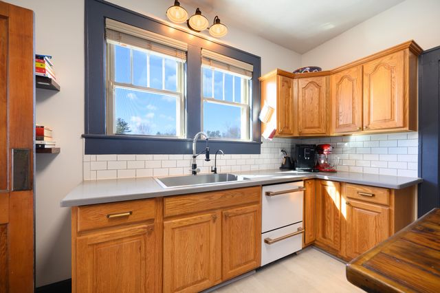 132 Christiansburg NE, Floyd, VA 24091