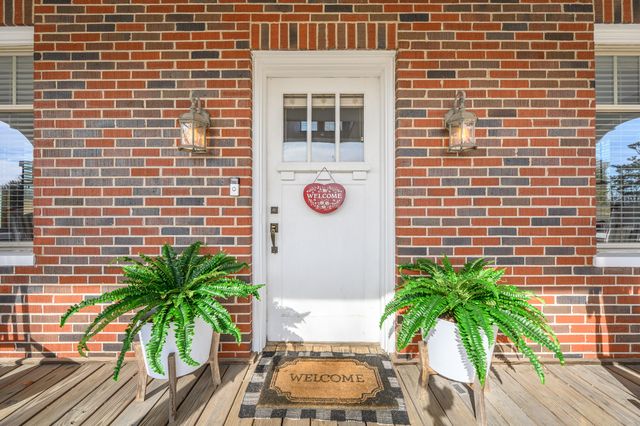 132 Christiansburg NE, Floyd, VA 24091