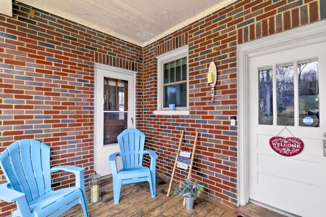 132 Christiansburg NE, Floyd, VA 24091
