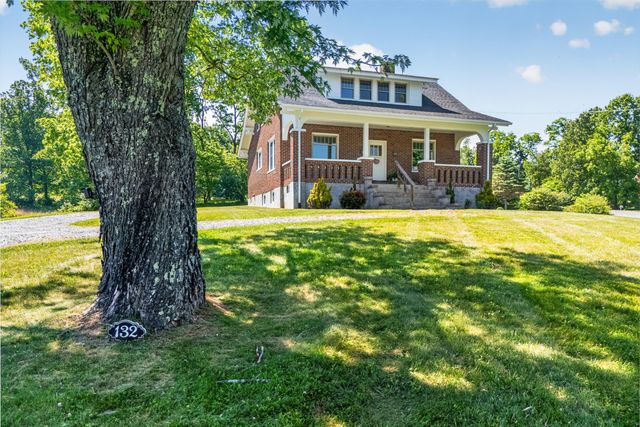 132 Christiansburg NE, Floyd, VA 24091