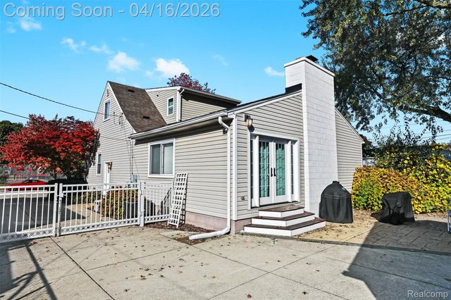 4350 Mandalay Avenue, Royal Oak, MI 48073